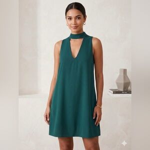 Amanda Uprichard Emerald Green Choker Neck Shift Sleeveless V-Neck Dress Size S